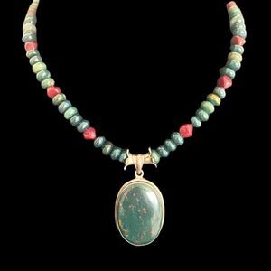 Vintage bloodstone beaded necklace with sterling silver bloodstone  cabochon pen